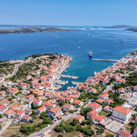 With Parking Space Sali, Dugi Otok - 8112 아파트 *