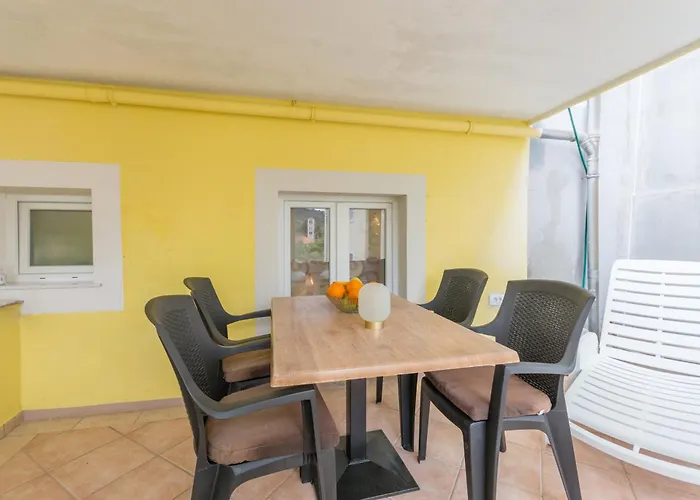 Appartamento With Parking Space Sali, Dugi Otok - 8112 Sali